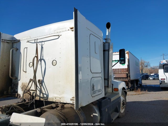 Продажа на аукционе авто 2000 Kenworth Construction T600, vin: 3WKAD69X0YF831010, номер лота: 41025106