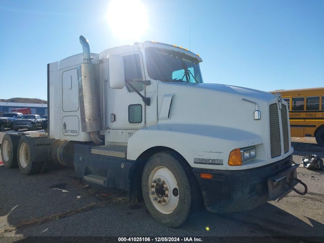 Продажа на аукционе авто 2000 Kenworth Construction T600, vin: 3WKAD69X0YF831010, номер лота: 41025106