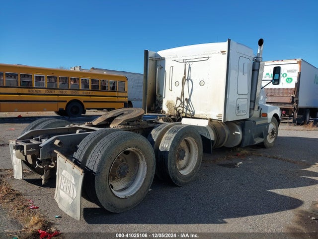 Продажа на аукционе авто 2000 Kenworth Construction T600, vin: 3WKAD69X0YF831010, номер лота: 41025106