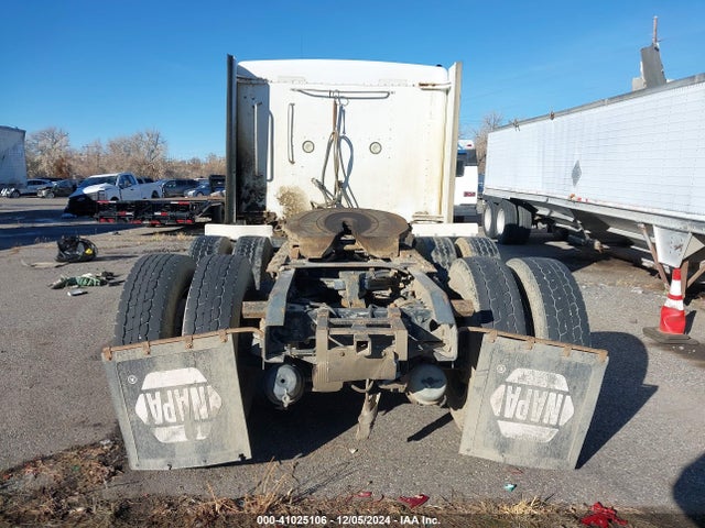 Продажа на аукционе авто 2000 Kenworth Construction T600, vin: 3WKAD69X0YF831010, номер лота: 41025106