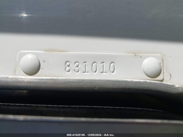 Продажа на аукционе авто 2000 Kenworth Construction T600, vin: 3WKAD69X0YF831010, номер лота: 41025106