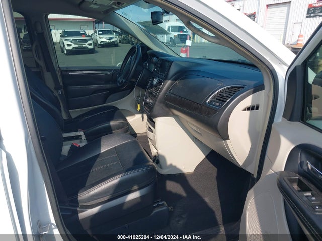 2C4RC1BG2FR716184 Chrysler Town & Country Touring