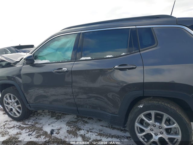 Jeep Compass Latitude Lux 4x4 2022 3C4NJDFB2NT112229 Image 13
