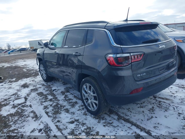 Jeep Compass Latitude Lux 4x4 2022 3C4NJDFB2NT112229 Image 3