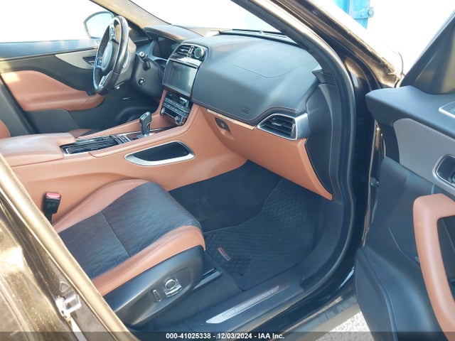 SADCZ2EE5KA614479 Jaguar F-pace Svr