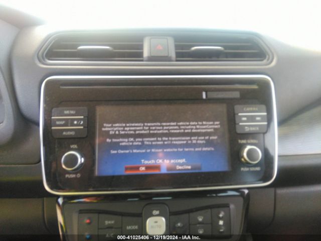 1N4AZ1CP8JC308063 Nissan Leaf Sl