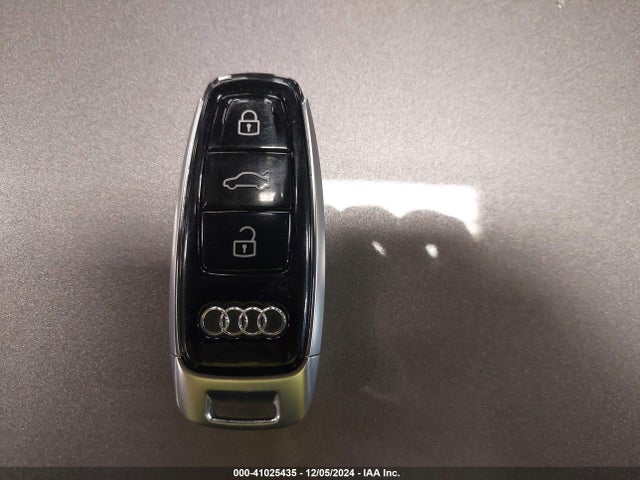 Audi A8 L 55 2019 WAU8DAF85KN007894 Image 11
