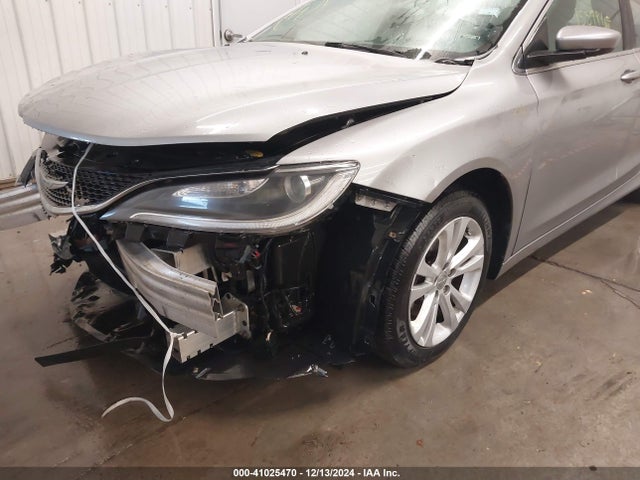 Chrysler 200 Limited 2015 1C3CCCABXFN602961 Image 17