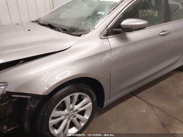 Chrysler 200 Limited 2015 1C3CCCABXFN602961 Image 18