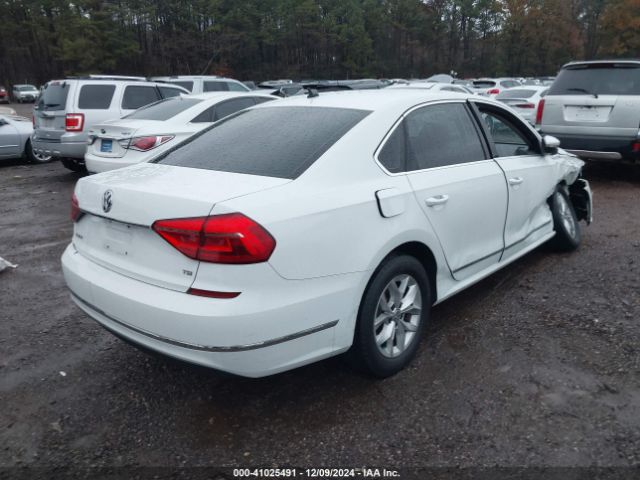 1VWAT7A3XGC029718 Volkswagen Passat 1.8t S