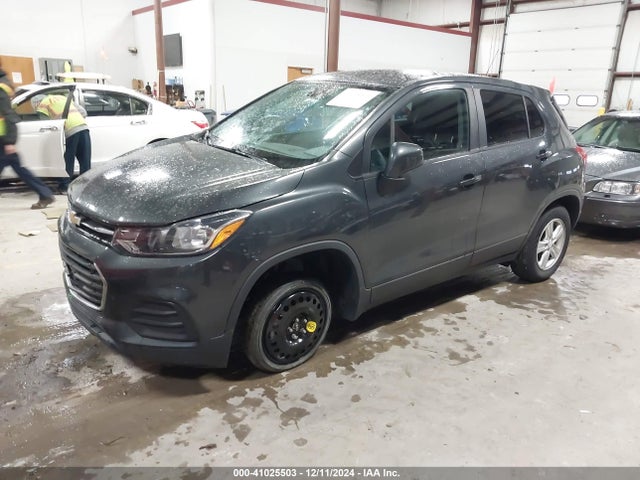 Chevrolet TRAX LS 2019 3GNCJNSB8KL226693 Image 2