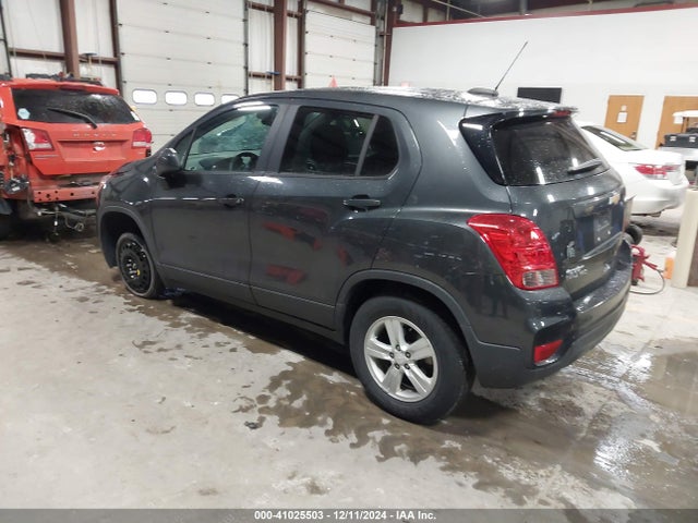 Chevrolet TRAX LS 2019 3GNCJNSB8KL226693 Image 3