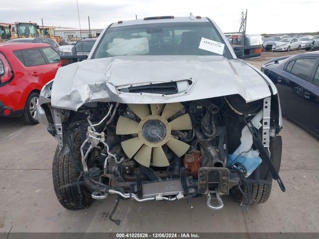 1GT12UEY8JF137738 GMC Sierra 2500hd Denali