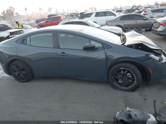 JTDACAAU3R3032732 Toyota Prius Le
