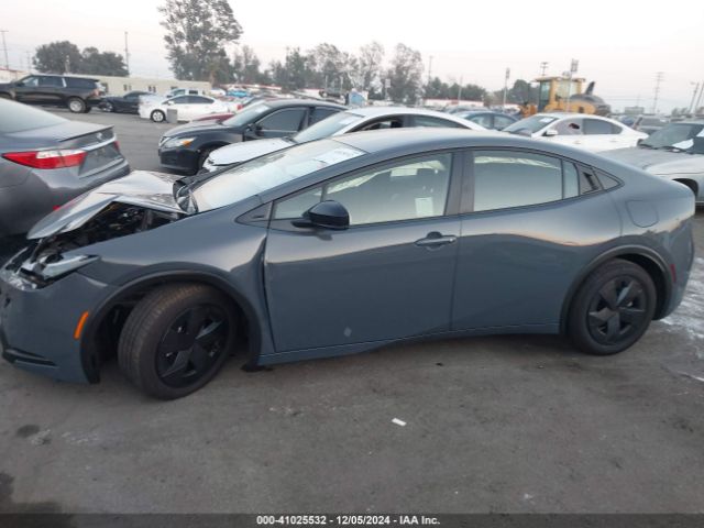 JTDACAAU3R3032732 Toyota Prius Le