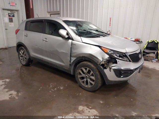 2015 KNDPBCAC9F7681049 main image
