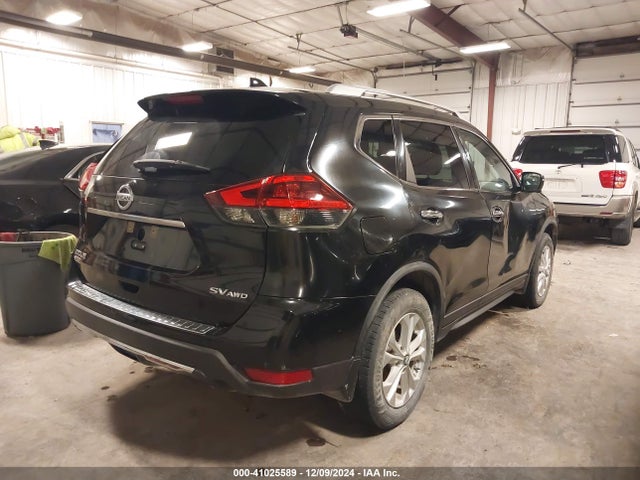 KNMAT2MV6JP500301 Nissan ROGUE SV