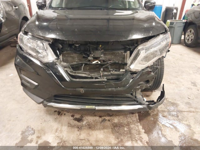 KNMAT2MV6JP500301 Nissan ROGUE SV