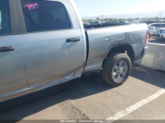 3C6UR5DL8RG340666 RAM 2500 Big Horn  4x4 6'4 Box