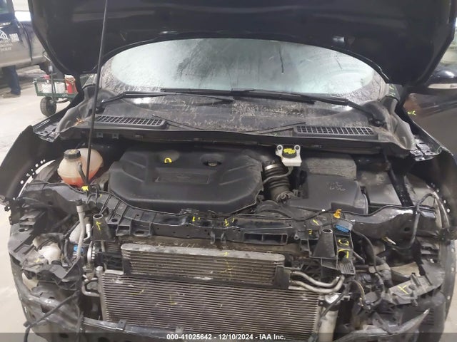 1FMCU9J9XHUB51401 Ford Escape Titanium