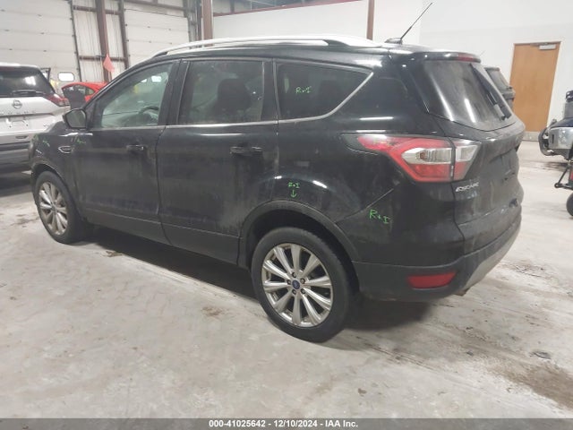 1FMCU9J9XHUB51401 Ford Escape Titanium