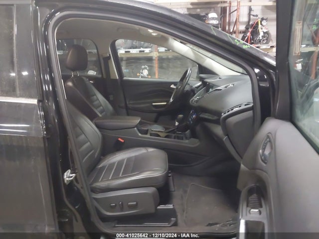 1FMCU9J9XHUB51401 Ford Escape Titanium