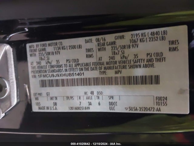 1FMCU9J9XHUB51401 Ford Escape Titanium