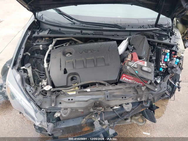 Toyota COROLLA LE 2018 5YFBURHE7JP847932 Image 10