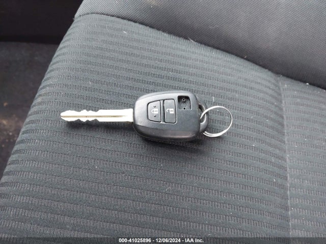 Toyota RAV4 LE 2016 2T3ZFREV6GW302462 Image 11