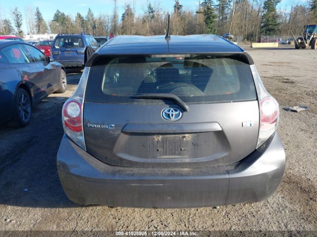 JTDKDTB37E1575042 Toyota Prius C Two