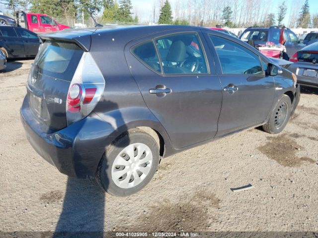 JTDKDTB37E1575042 Toyota Prius C Two