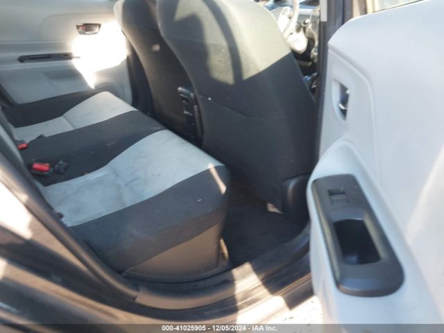 JTDKDTB37E1575042 Toyota Prius C Two