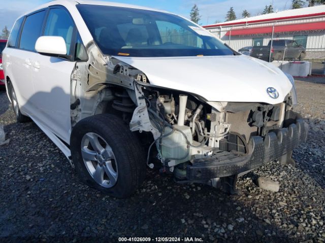 5TDKZ3DC6HS864242 Toyota Sienna Le 8 Passenger