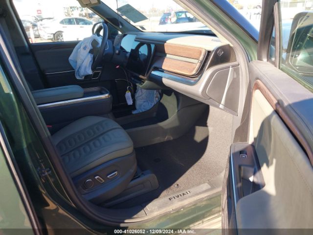 7PDSGABA7PN018257 Rivian R1s Adventure