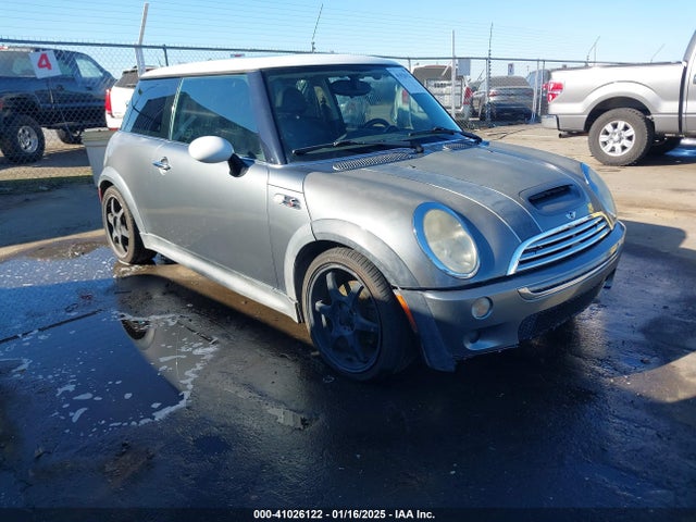 2006 MINI COOPER S WMWRE33516TJ48308 Photo 0