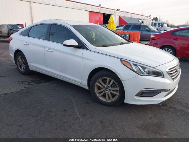 Hyundai SONATA SE 2015 5NPE24AF5FH005765 Image 1