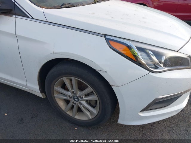 Hyundai SONATA SE 2015 5NPE24AF5FH005765 Image 12