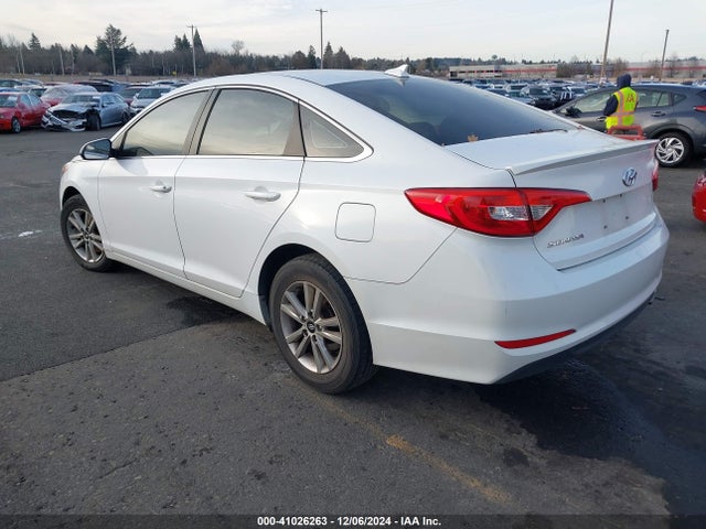 Hyundai SONATA SE 2015 5NPE24AF5FH005765 Image 3