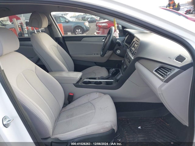 Hyundai SONATA SE 2015 5NPE24AF5FH005765 Image 5