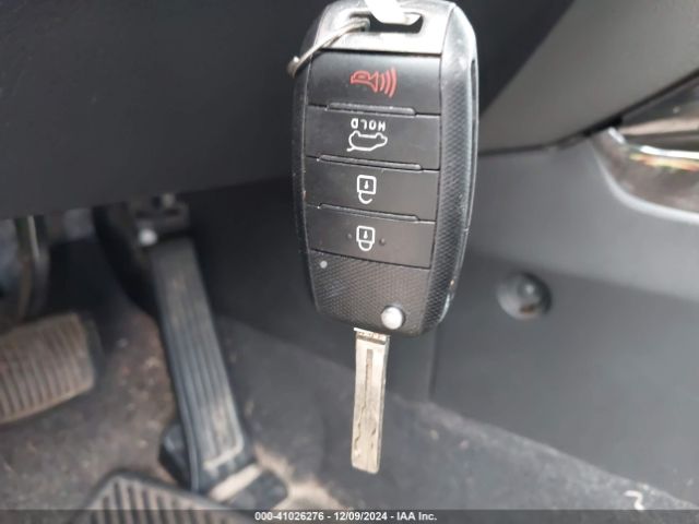 5XYKTCA62EG442090 KIA SORENTO LX