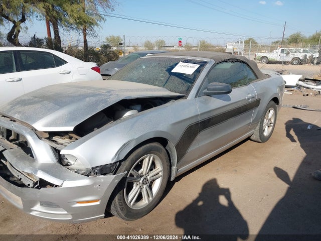 Ford Mustang V6 2014 1ZVBP8EM7E5215672 Image 2