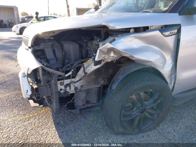 KNDJN2A25F7778568 KIA Soul