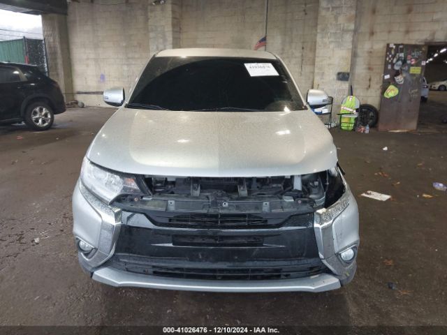 JA4AZ3A32JZ049129 Mitsubishi Outlander Se