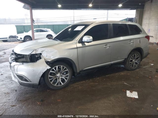 JA4AZ3A32JZ049129 Mitsubishi Outlander Se