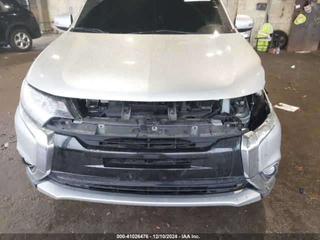 JA4AZ3A32JZ049129 Mitsubishi Outlander Se