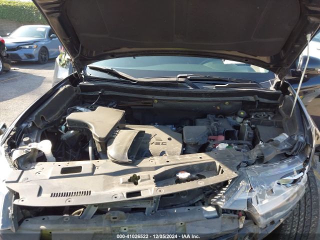JA4AZ3A38HZ033642 Mitsubishi Outlander Se