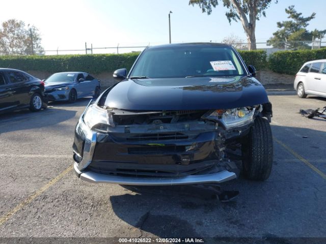 JA4AZ3A38HZ033642 Mitsubishi Outlander Se