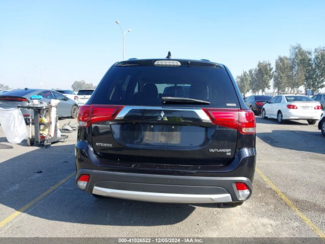JA4AZ3A38HZ033642 Mitsubishi Outlander Se