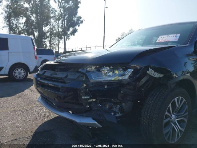 JA4AZ3A38HZ033642 Mitsubishi Outlander Se