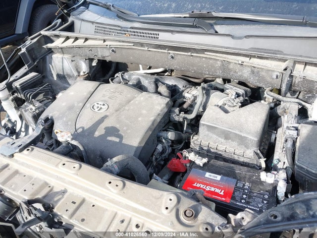 5TDJZRFH6JS889607 Toyota Highlander Se